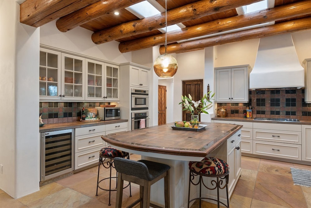 La Joya Spacious and Historic Downtown Jewel - photo 18