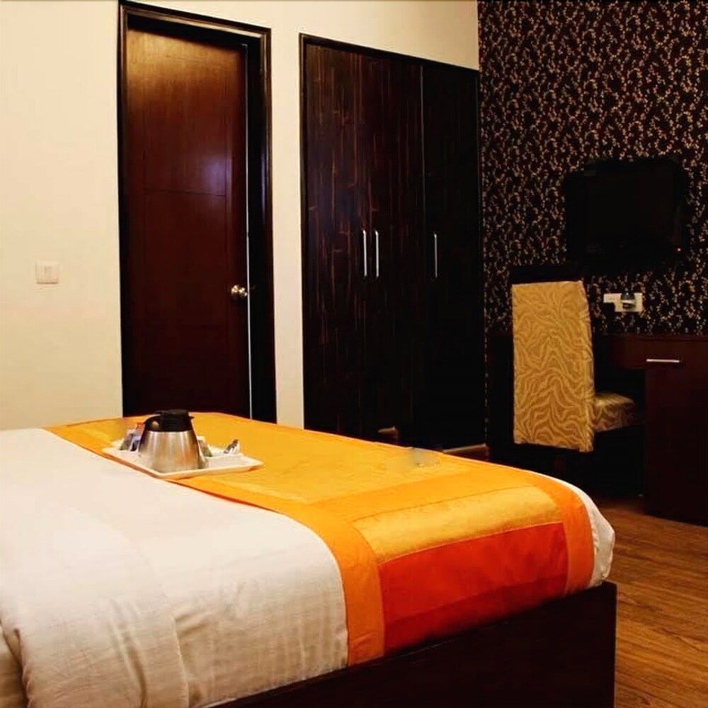 JK Rooms 143 Amazone Holiday Guest House