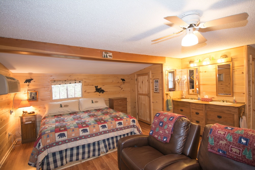 Upper Canyon Inn & Cabins - photo 10