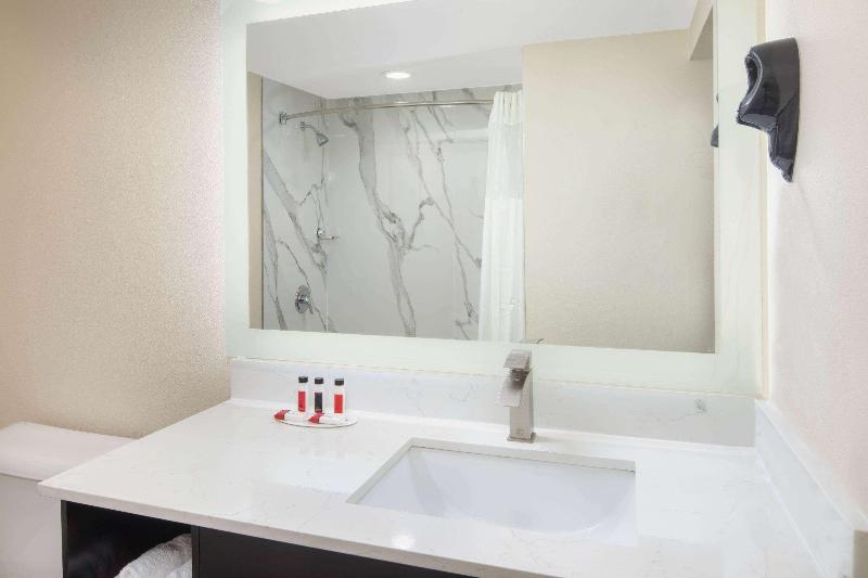 Baymont Inn Suites By Wyndham Hammond - photo 8