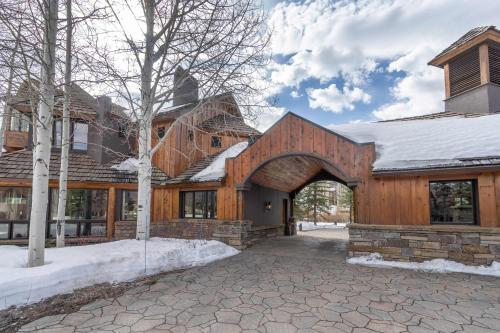 Spacious Telluride Retreat With Private Hot Tub — Telluride