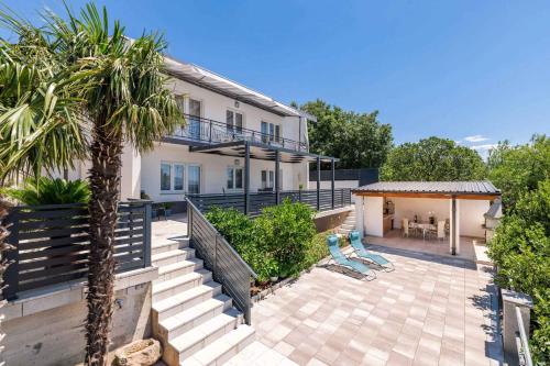 Apartments in Povile 39105 — 4-Star Luxury Hotel in Novi Vinodolski, Croatia
