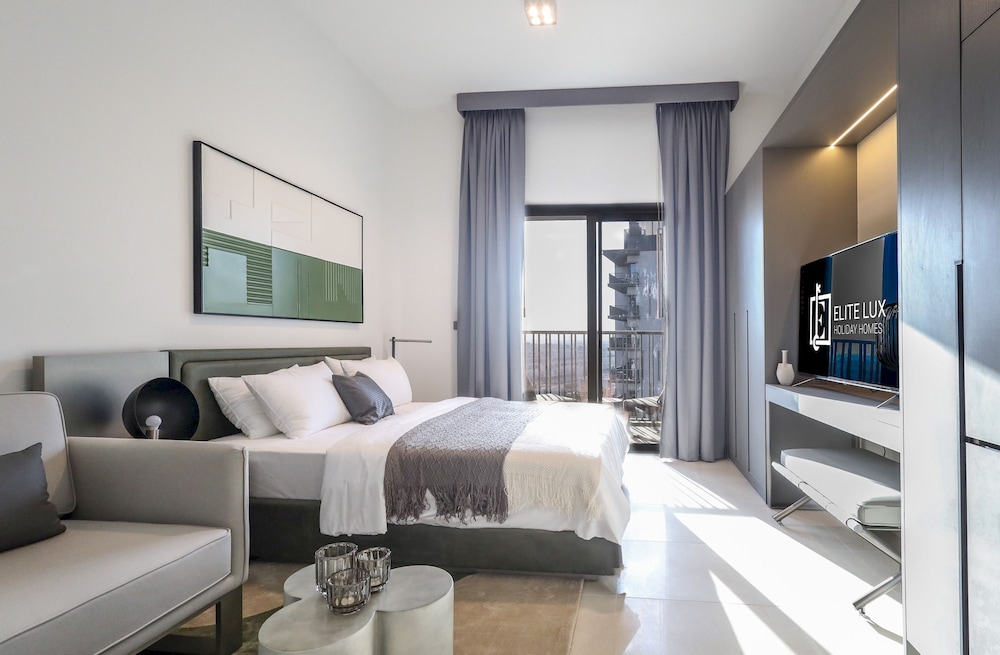 Elite LUX Holiday Homes Modern Studio in MAG City Dubai — 4-Star Luxury Hotel in Dubai, United Arab Emirates