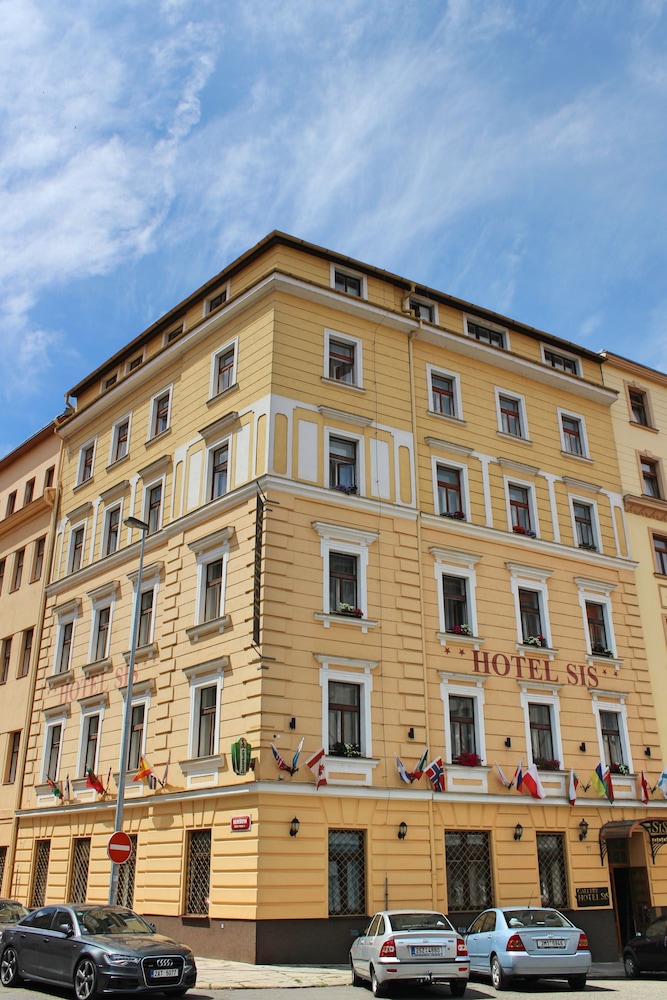 Gallery Hotel SIS - carbon neutral hotel in Prague