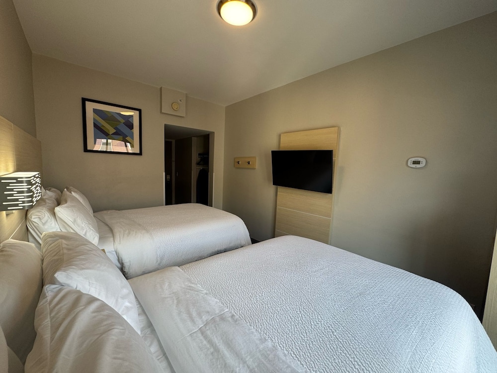 Holiday Inn Express & Suites Atlanta Downtown by IHG - photo 40