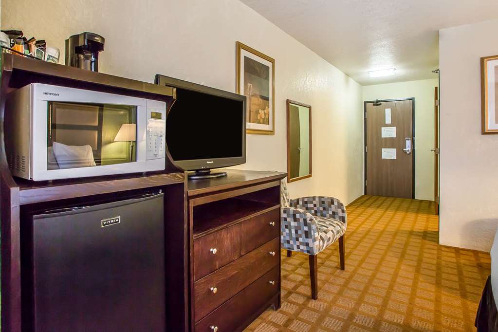 Quality Inn & Suites Marinette - photo 26