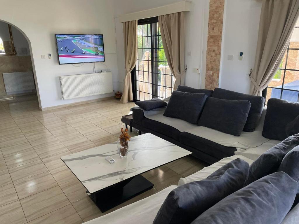 Villa Ocean Stones 1Km From Main Coral Bay Beach