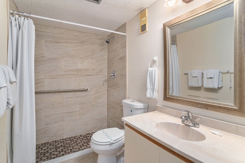 0412 Waters Edge Resort 3 Bedroom Condo by RedAwning - photo 12