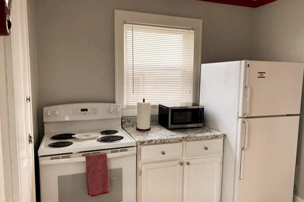Automaniac Spot in the Heart of Pontiac 3 Beds 2 Baths - photo 17
