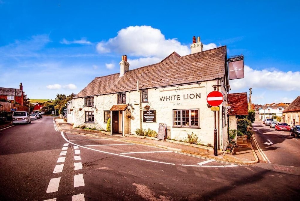 The White Lion — 4-Star Luxury Hotel in Ventnor, United Kingdom