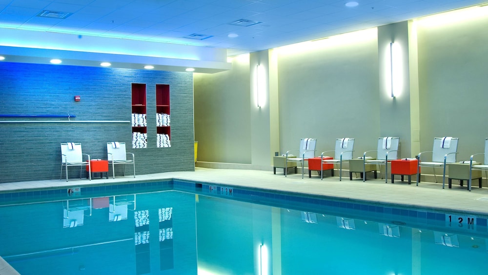 Embassy Suites by Hilton Alexandria Old Town - photo 34