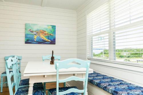 Salty But Sweet by Oak Island Accommodations - photo 34
