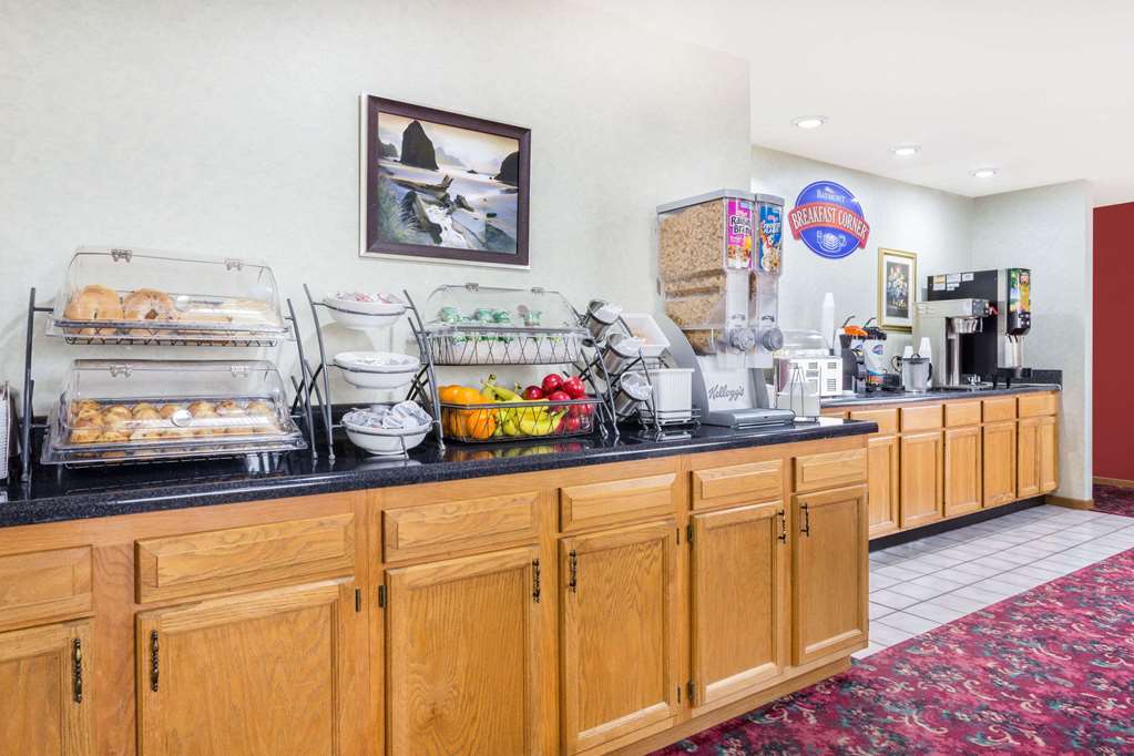 Baymont by Wyndham Bowling Green - photo 15