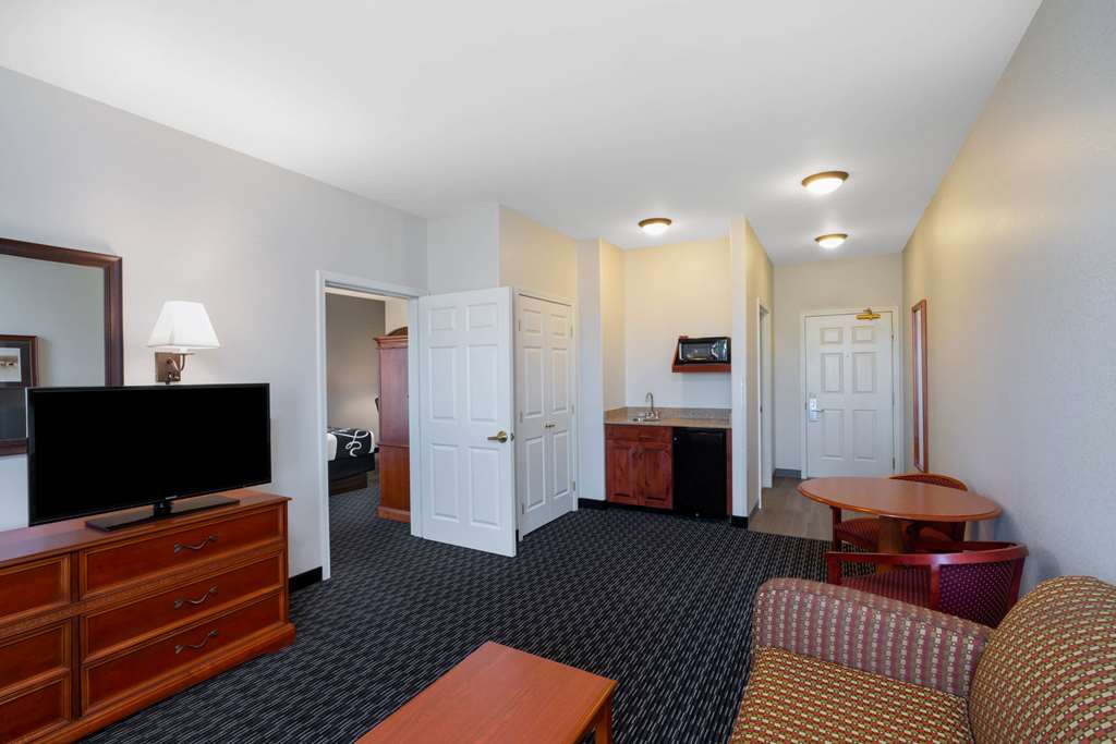 La Quinta Inn & Suites by Wyndham Rifle - photo 22