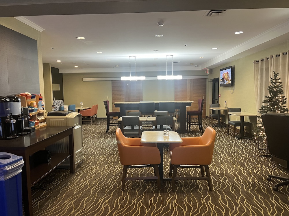 Holiday Inn Express Hotel & Suites St. Paul Woodbury by IHG - photo 69