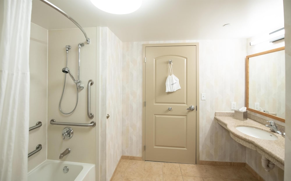 Hampton Inn Presque Isle Maine - photo 39