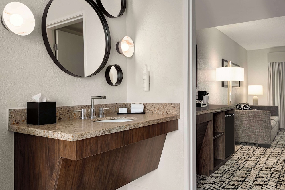 Embassy Suites by Hilton Fort Lauderdale 17th Street - photo 43