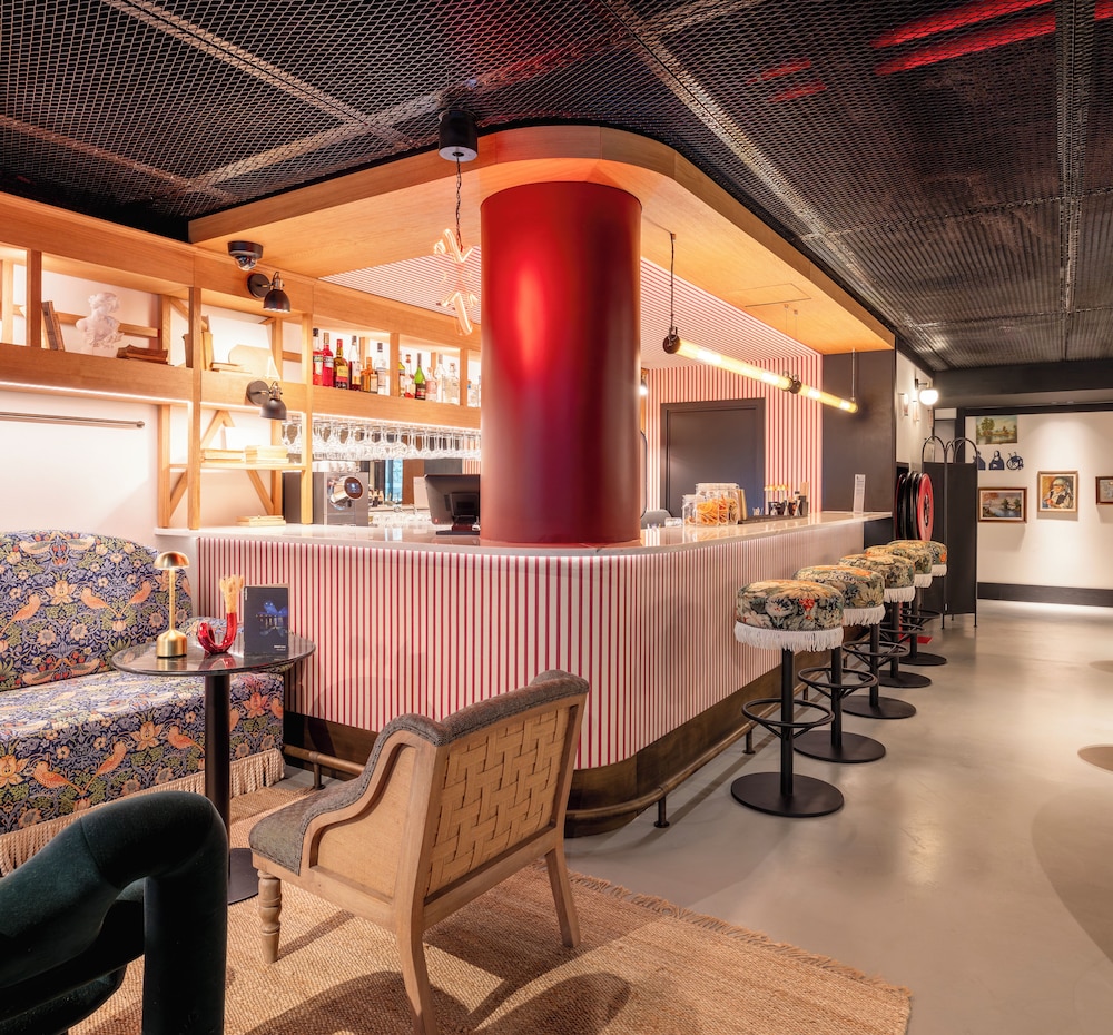 Artcore Hotel Porto — 4-Star Luxury Hotel in Porto, Portugal