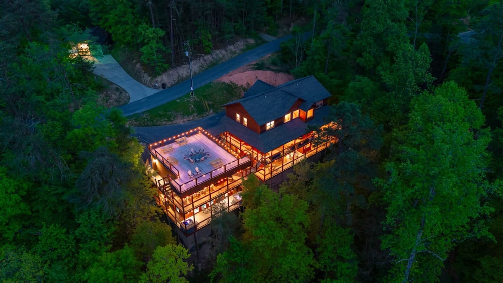 Elegant Elite Estate By Ghosal Luxury Lodging - photo 101