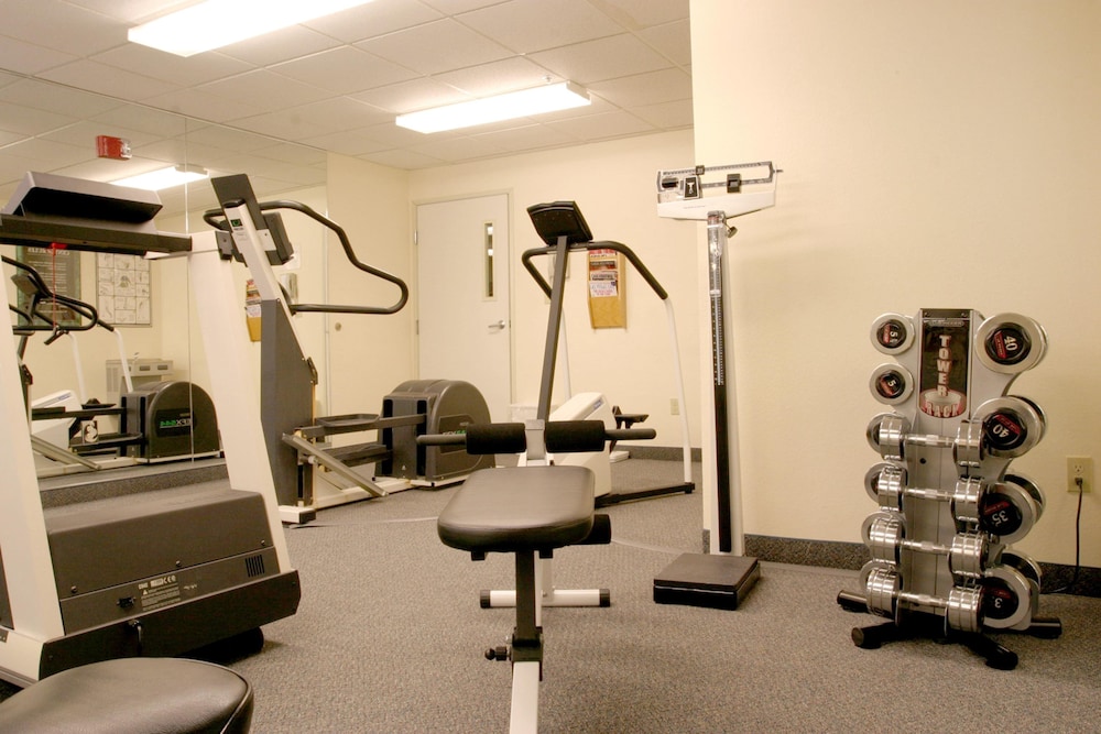Candlewood Suites Rockford by IHG - photo 17