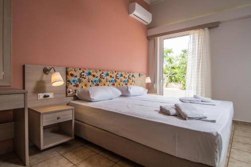 Grameno Apartments — 4-Star Luxury Hotel in Palaiochora, Greece