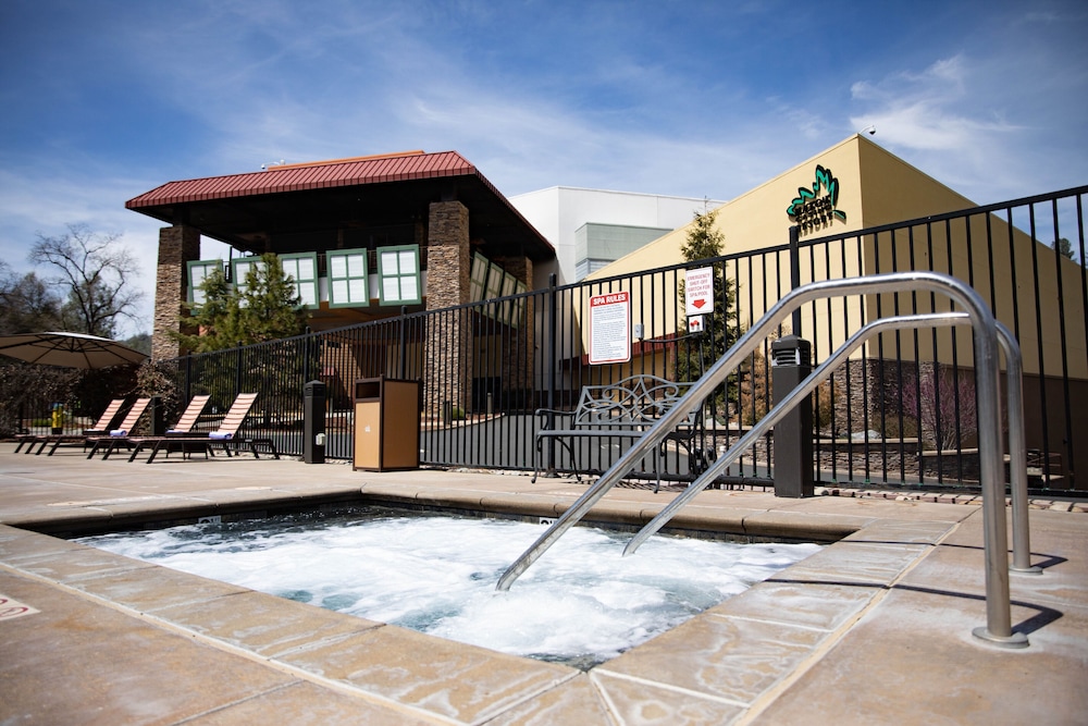 The Hotel at Black Oak Casino Resort - photo 7