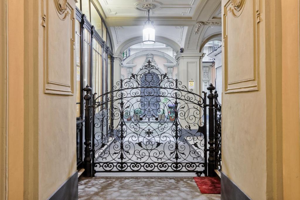 Acadamis Il rifugio dei Mercanti Piazza Castello — 4-Star Luxury Hotel in Turin, Italy