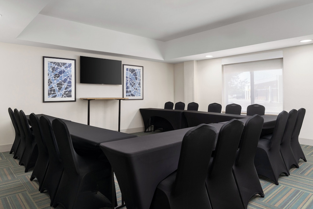 Holiday Inn Express & Suites Albuquerque Historic Old Town by IHG - photo 66