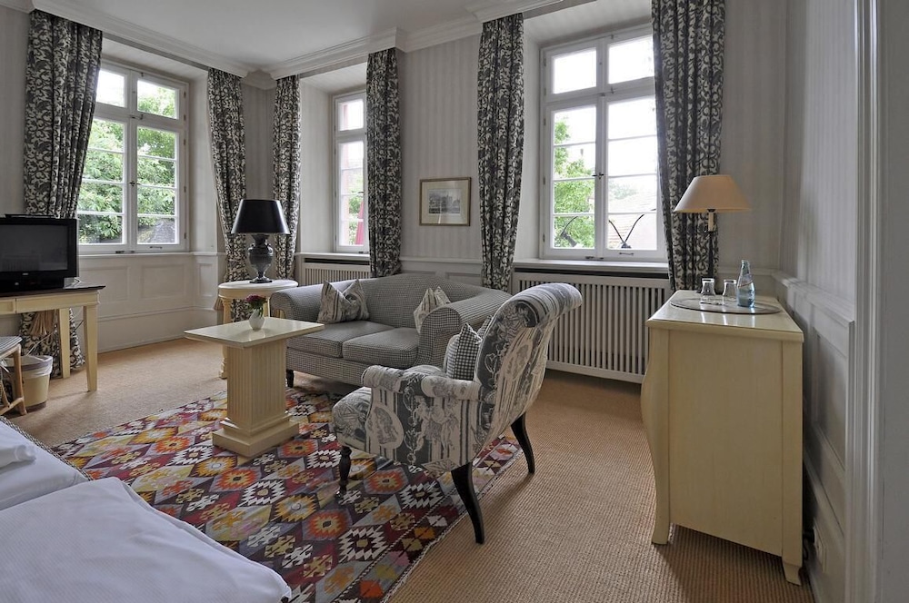 Herrenhaus von Löw — Bad Nauheim — photo 3