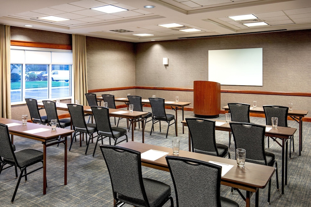 Residence Inn by Marriott Chesapeake Greenbrier - photo 50