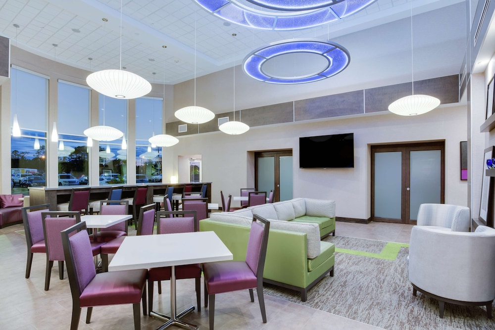 Hampton Inn & Suites Jacksonville Orange Park - photo 2