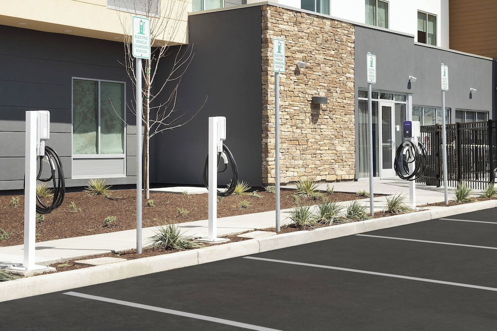 Fairfield Inn & Suites by Marriott Santa Rosa Rohnert Park - photo 35