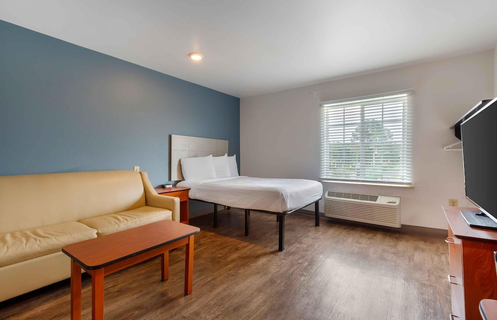 WoodSpring Suites Fayetteville - photo 26