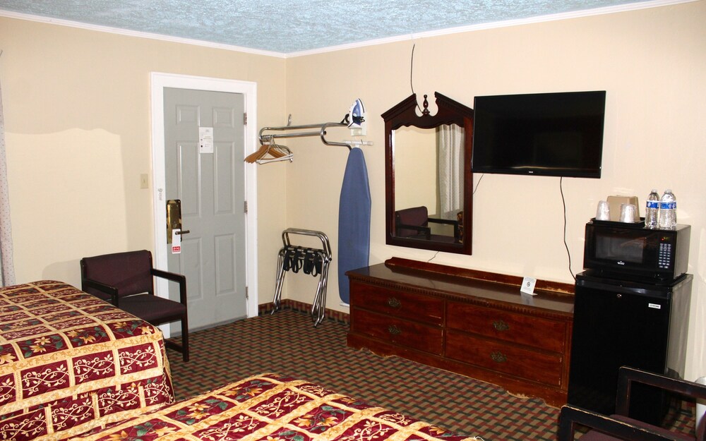 Savannah Motel - photo 11