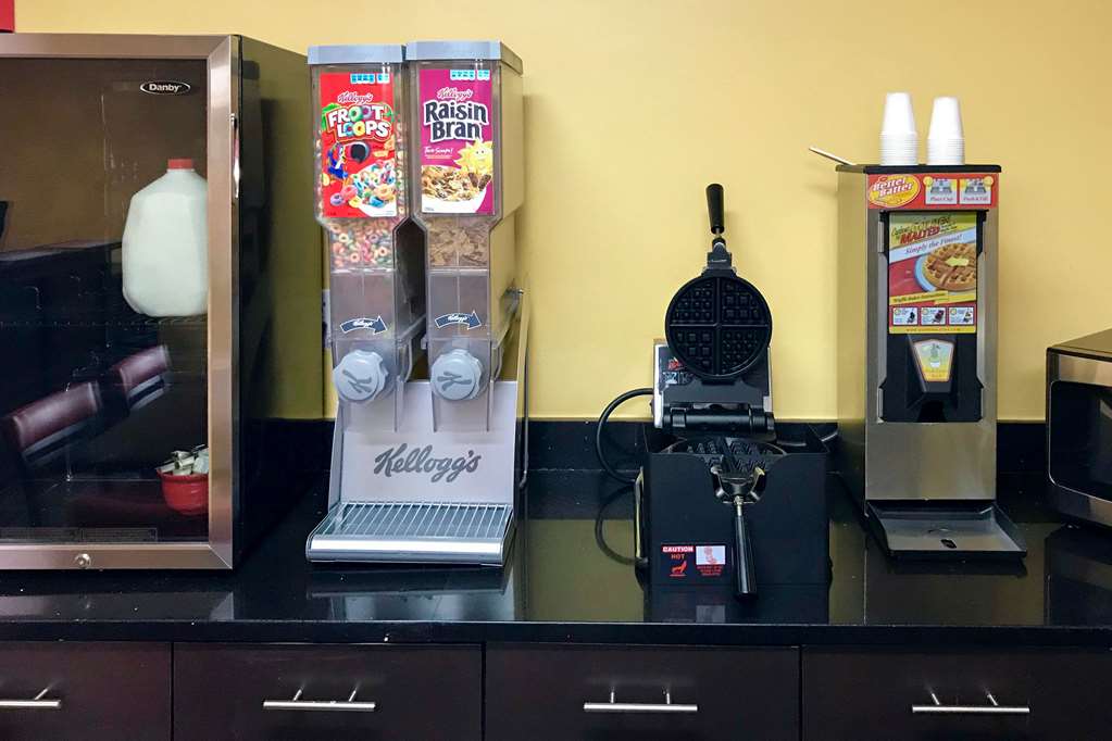 Econo Lodge Purcell - photo 14