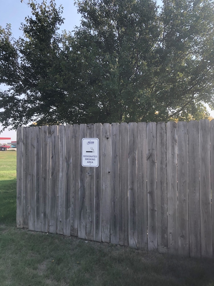 Americas Best Value Inn Onawa - photo 30