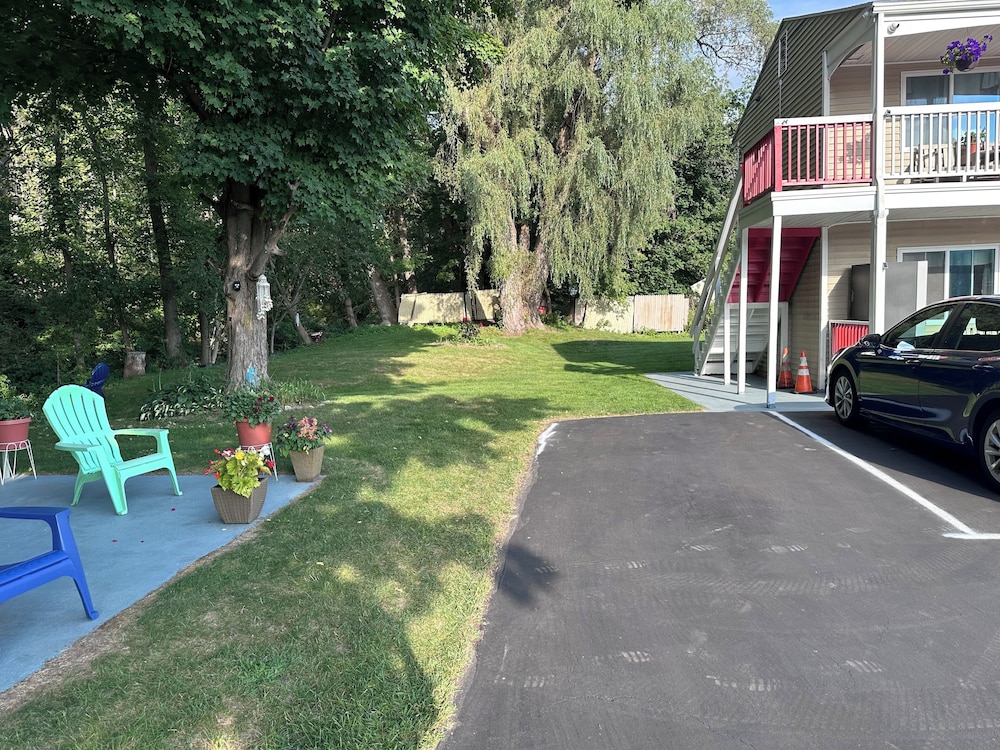 Cozy Corner Motel - photo 40