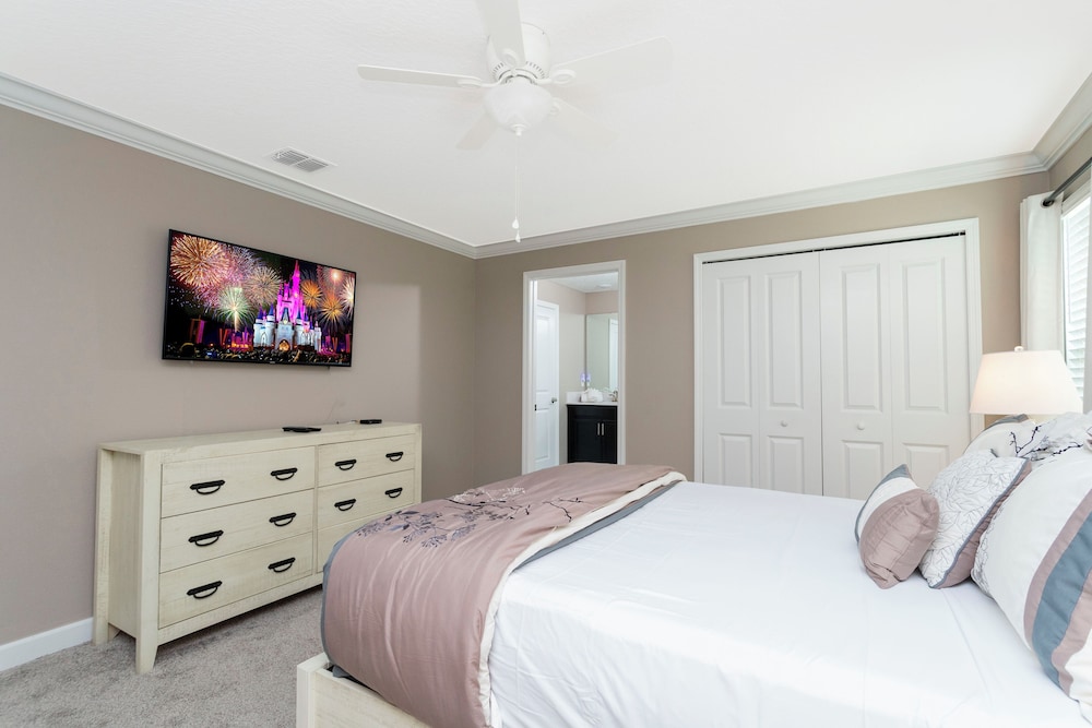 Gorgeous 4 Bd Close to Disney w Pool Storey Lake Resort 4243 - photo 21
