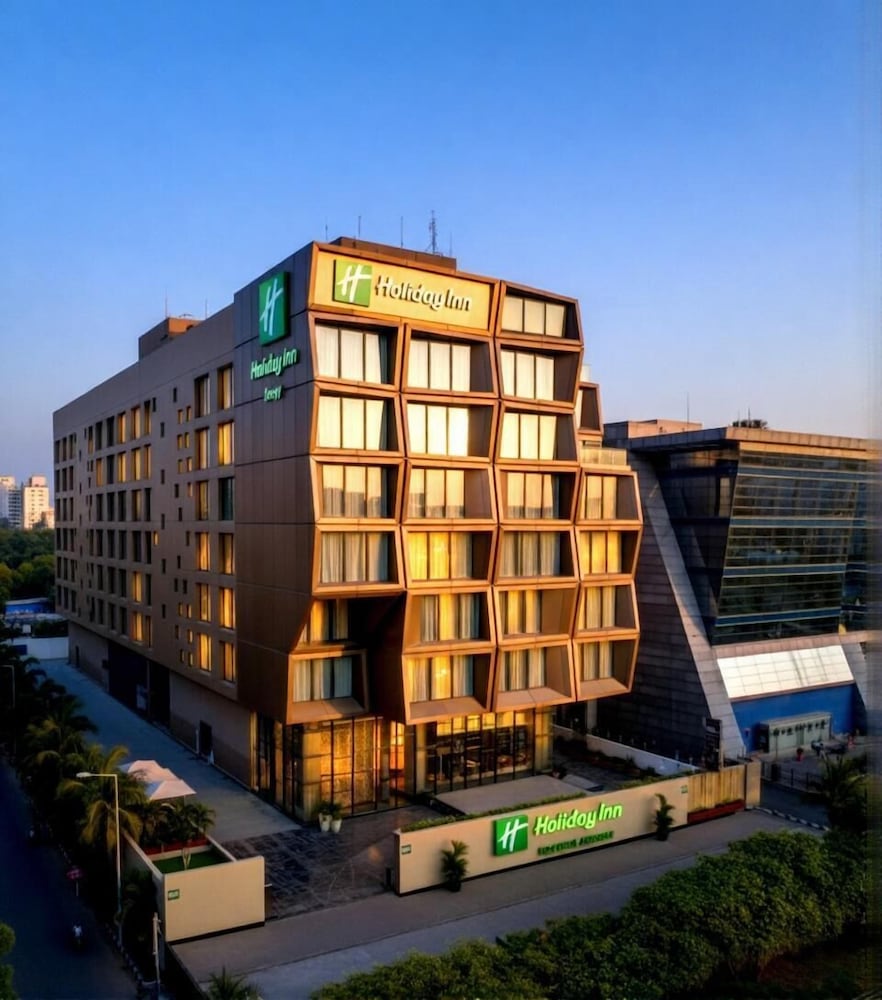 Holiday Inn Kolkata Airport by IHG - carbon neutral hotel in Barasat