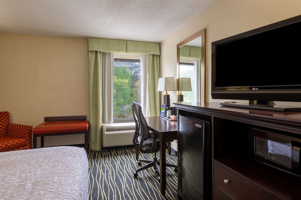 Hampton Inn Columbia I 26 Harbison Blvd. - photo 25