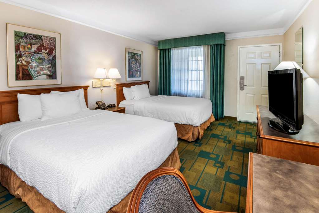 La Quinta Inn By Wyndham IH 10 West San Antonio TX - photo 9