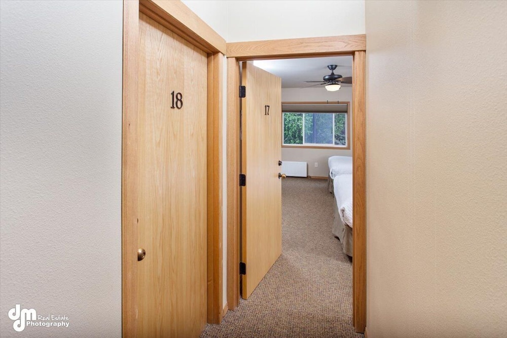 Kenai Airport Hotel - photo 26
