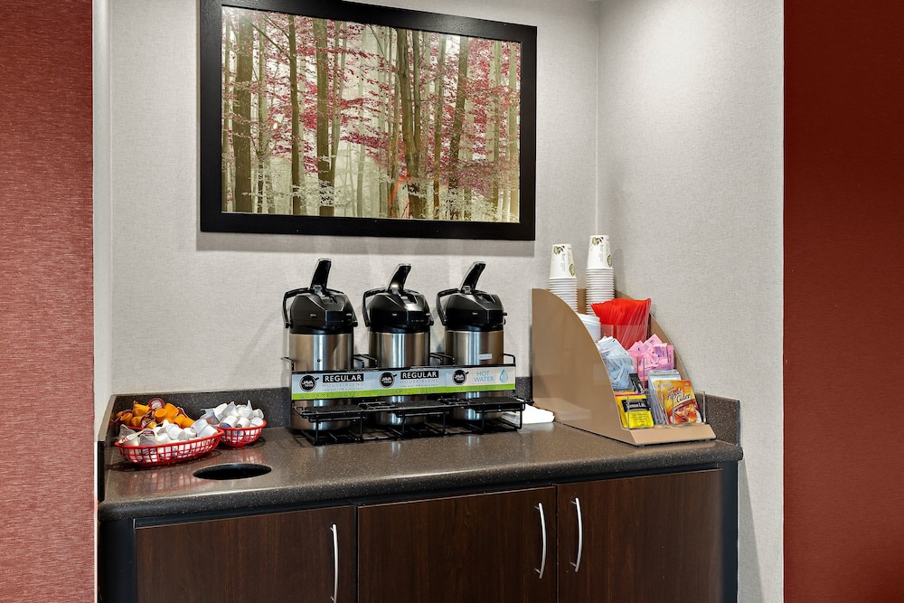Red Roof Inn Cleveland Westlake - photo 27