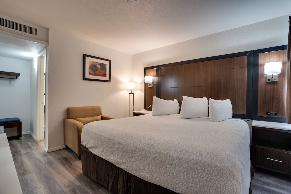 Econo Lodge Stockton near I 5 Fairgrounds - photo 24
