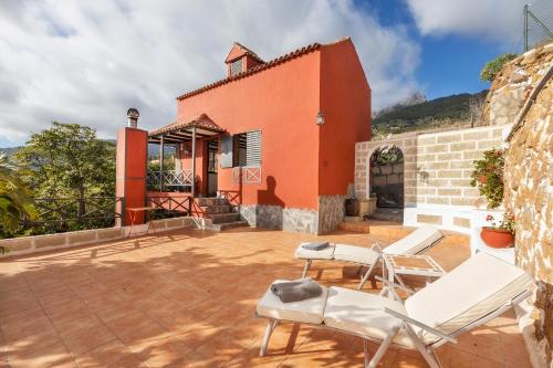 Mountain Getaway For Hikers 1 — Guimar