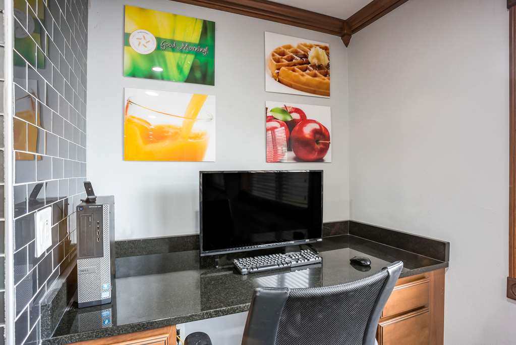 Quality Inn Cedar Rapids South - photo 34