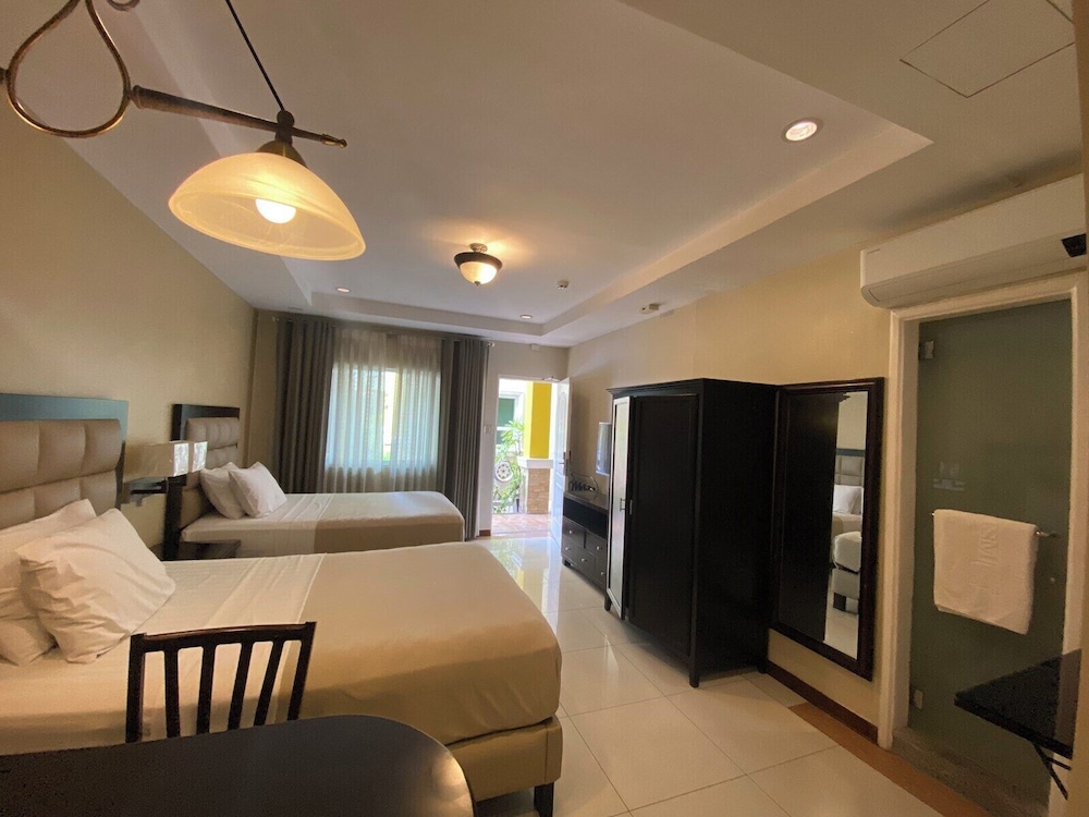 Prism Hotel — Angeles City — photo 3