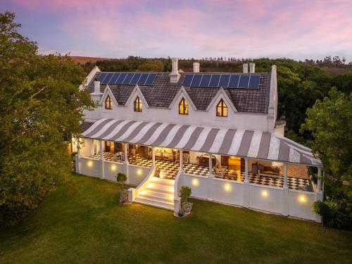 Caledon Grace Guesthouse — 4-Star Luxury Hotel in Caledon, South Africa
