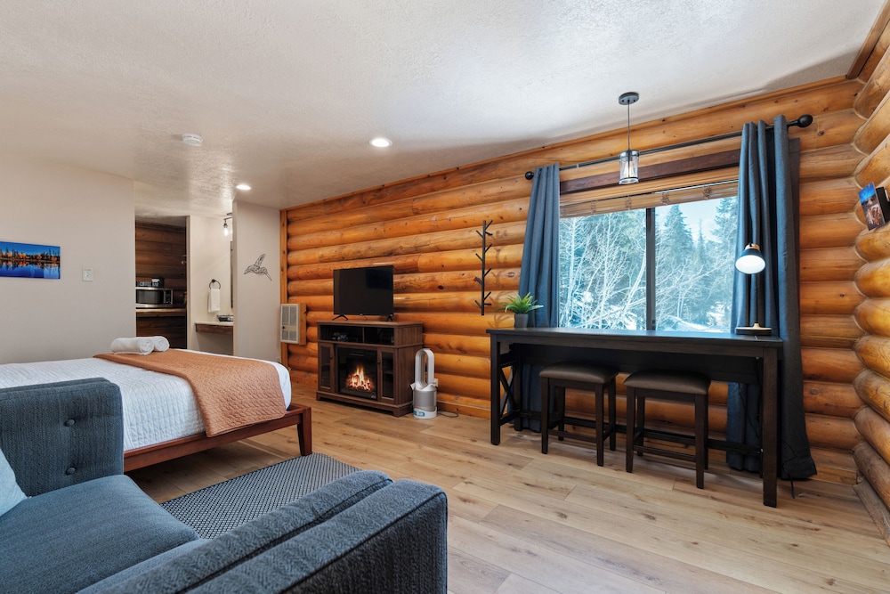 Duck Creek Village Inn - photo 115