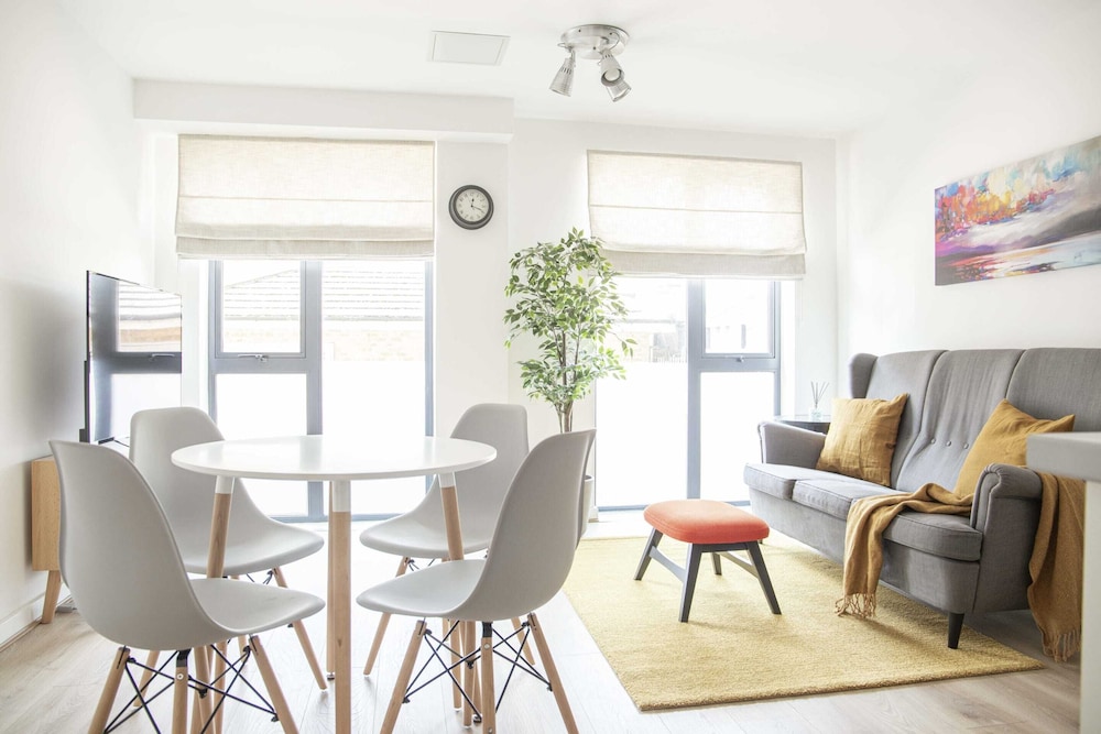 Modern Wandsworth Apartment — 4-Star Luxury Hotel in London, United Kingdom